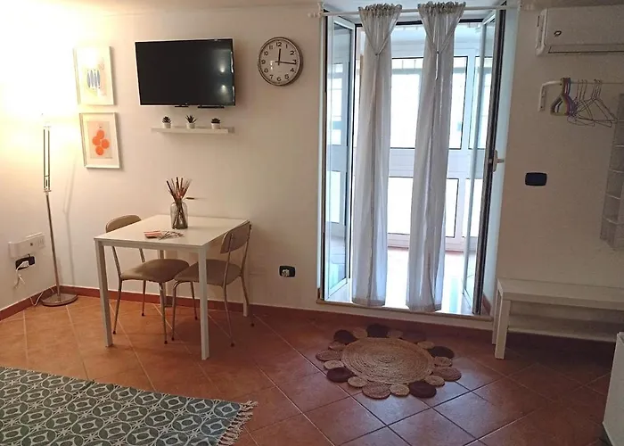 The Roomie, Cozy For Couples Or Friends Apartment *