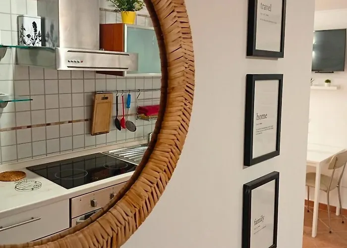 The Roomie, Cozy For Couples Or Friends Apartment