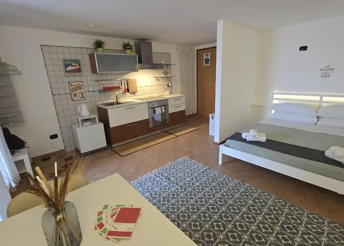 The Roomie, Cozy For Couples Or Friends Apartment Bari