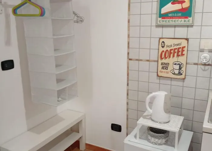 The Roomie, Cozy For Couples Or Friends * Bari