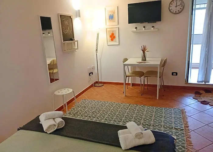 The Roomie, Cozy For Couples Or Friends