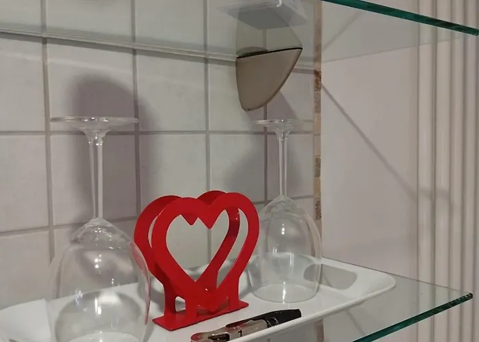 The Roomie, Cozy For Couples Or Friends