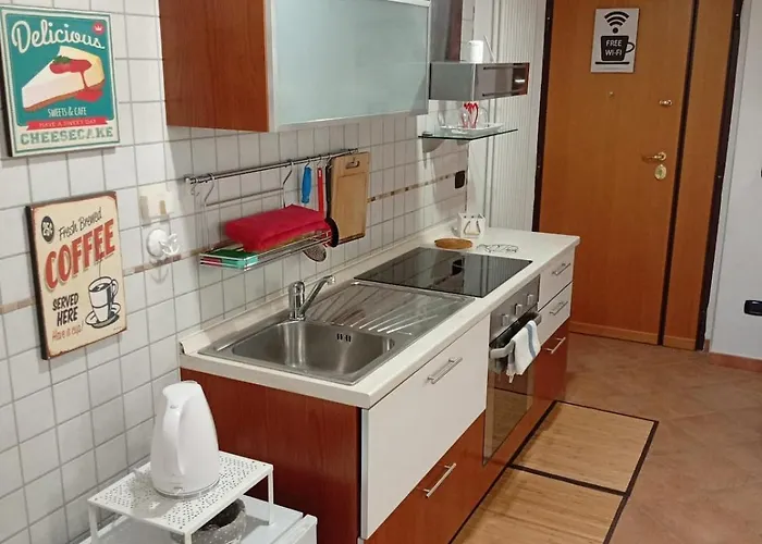 The Roomie, Cozy For Couples Or Friends *