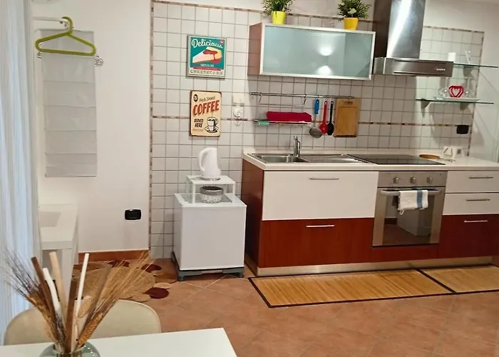 The Roomie, Cozy For Couples Or Friends Apartment