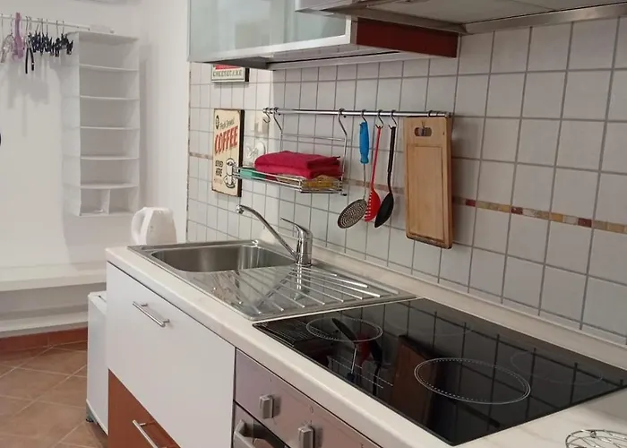 The Roomie, Cozy For Couples Or Friends Apartment